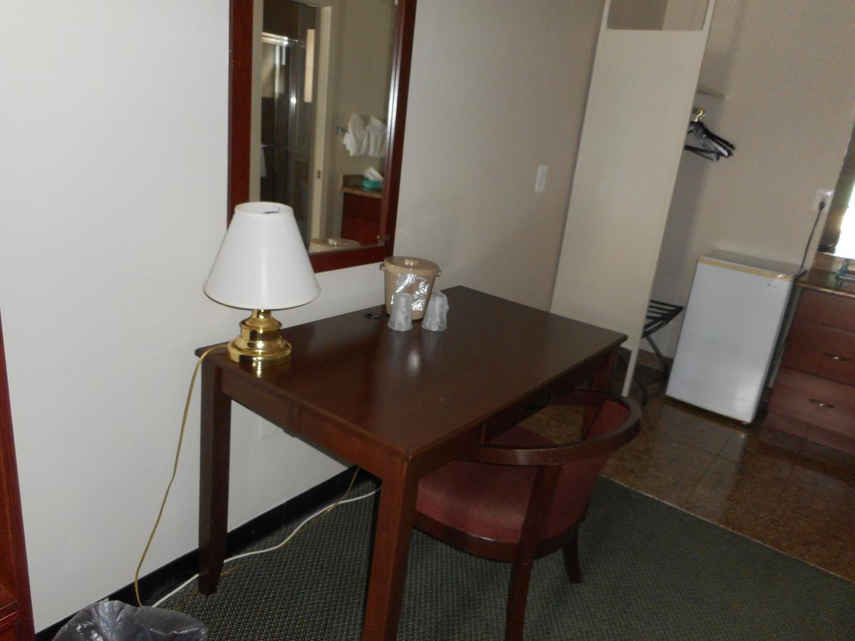 Highlander Motor Inn Арлингтън Екстериор снимка