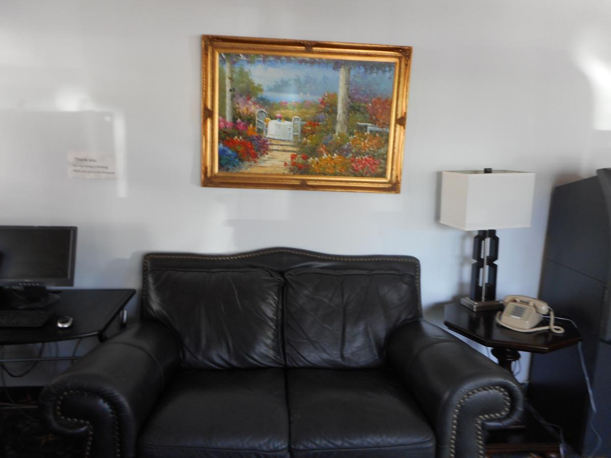 Highlander Motor Inn Арлингтън Екстериор снимка