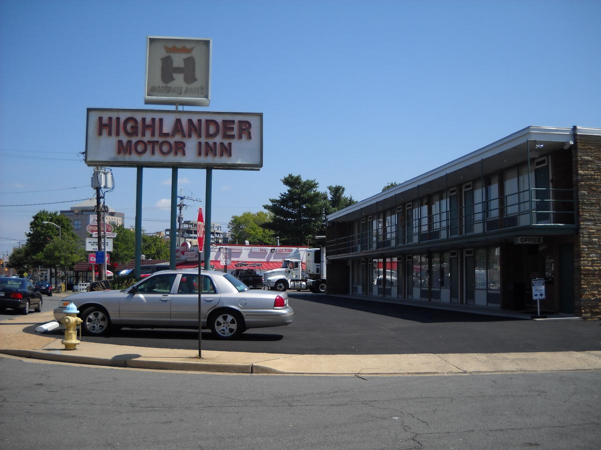 Highlander Motor Inn Арлингтън Екстериор снимка